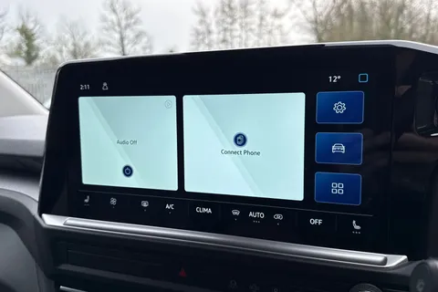 PN75MXM Volkswagen Transporter 2.0 TDI 150 Commerce Pro Van Thumbnail #17