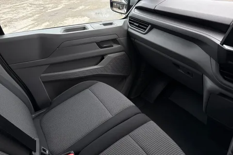 PJ25UUL Volkswagen Transporter 2.0 TDI 110 Commerce Pro Van Thumbnail #20