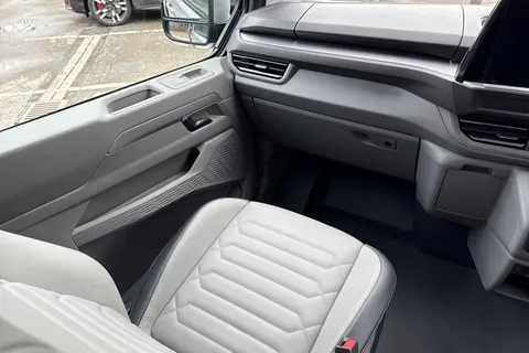 PN75MXM Volkswagen Transporter 2.0 TDI 150 Commerce Pro Van Thumbnail #20