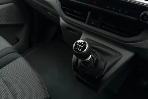 PJ25UUL Volkswagen Transporter 2.0 TDI 110 Commerce Pro Van Thumbnail #23