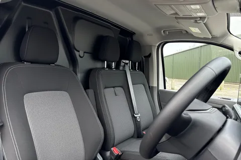 PJ25UUL Volkswagen Transporter 2.0 TDI 110 Commerce Pro Van Thumbnail #24