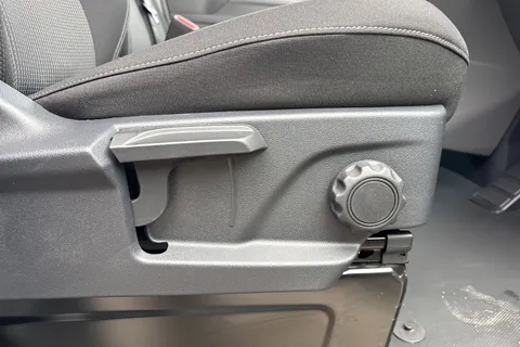 PJ25UUL Volkswagen Transporter 2.0 TDI 110 Commerce Pro Van Thumbnail #27