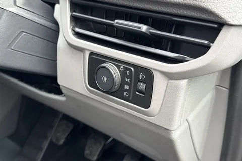 PJ25UUL Volkswagen Transporter 2.0 TDI 110 Commerce Pro Van Thumbnail #28