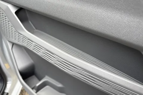 PN75MXM Volkswagen Transporter 2.0 TDI 150 Commerce Pro Van Thumbnail #28