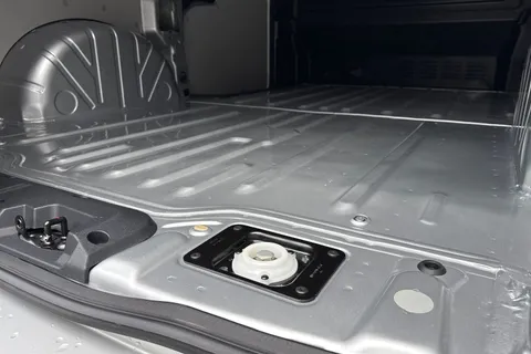 PJ25UUL Volkswagen Transporter 2.0 TDI 110 Commerce Pro Van Thumbnail #31