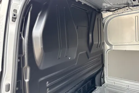 PJ25UUL Volkswagen Transporter 2.0 TDI 110 Commerce Pro Van Thumbnail #34