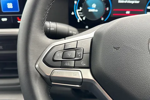 PJ25UUL Volkswagen Transporter 2.0 TDI 110 Commerce Pro Van Thumbnail #36