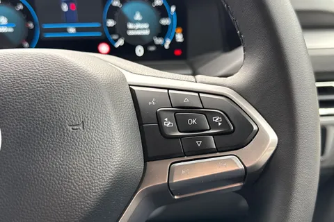 PN75MXM Volkswagen Transporter 2.0 TDI 150 Commerce Pro Van Thumbnail #41