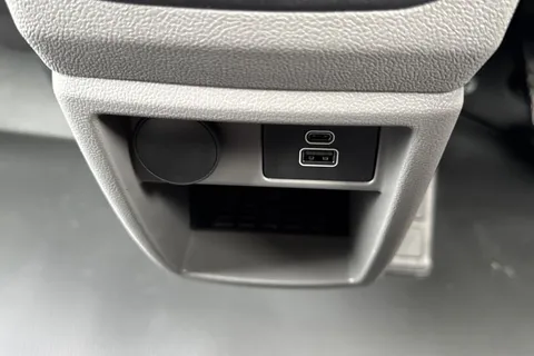 PJ25UUL Volkswagen Transporter 2.0 TDI 110 Commerce Pro Van Thumbnail #49