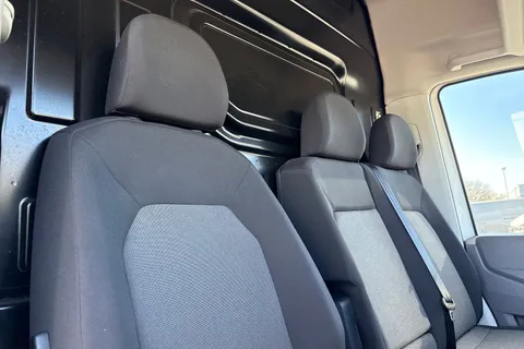 DE25YNO Volkswagen Crafter 2.0 TDI 140PS Commerce Plus High Roof Van Auto Thumbnail #25