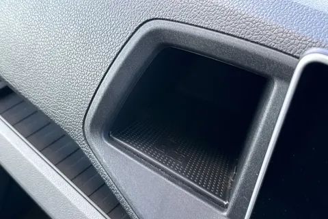 DE25YNO Volkswagen Crafter 2.0 TDI 140PS Commerce Plus High Roof Van Auto Thumbnail #35