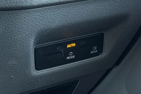 DE25YNO Volkswagen Crafter 2.0 TDI 140PS Commerce Plus High Roof Van Auto Thumbnail #43