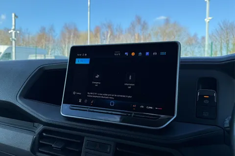 DE25YNO Volkswagen Crafter 2.0 TDI 140PS Commerce Plus High Roof Van Auto Thumbnail #48