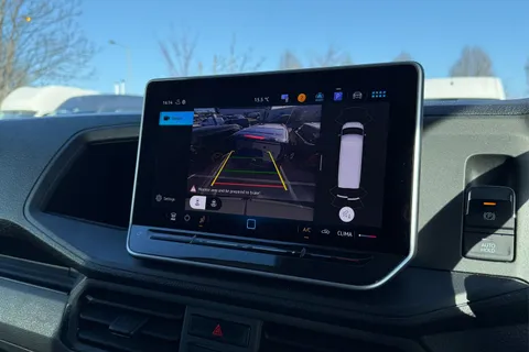 DE25YNO Volkswagen Crafter 2.0 TDI 140PS Commerce Plus High Roof Van Auto Thumbnail #51