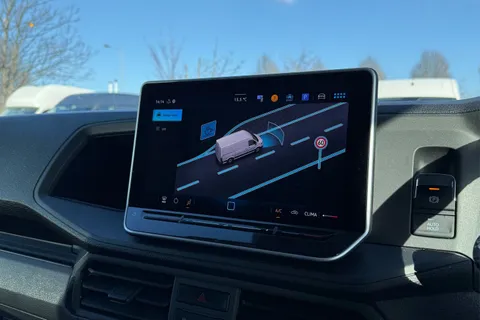 DE25YNO Volkswagen Crafter 2.0 TDI 140PS Commerce Plus High Roof Van Auto Thumbnail #52