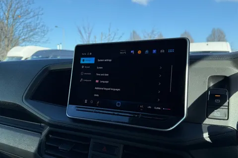 DE25YNO Volkswagen Crafter 2.0 TDI 140PS Commerce Plus High Roof Van Auto Thumbnail #53