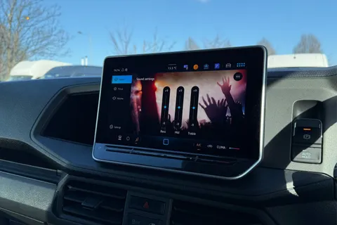 DE25YNO Volkswagen Crafter 2.0 TDI 140PS Commerce Plus High Roof Van Auto Thumbnail #54