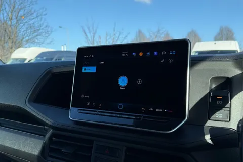 DE25YNO Volkswagen Crafter 2.0 TDI 140PS Commerce Plus High Roof Van Auto Thumbnail #55