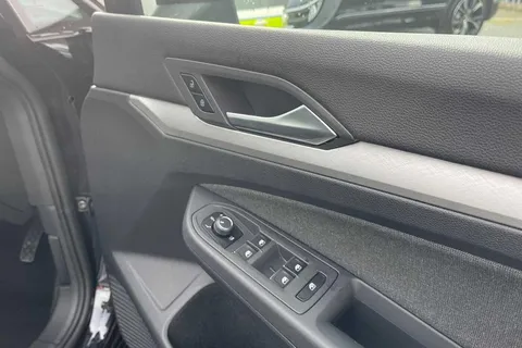 GL72HGM Volkswagen Golf 2.0 TDI Life (115ps) Estate Thumbnail #19