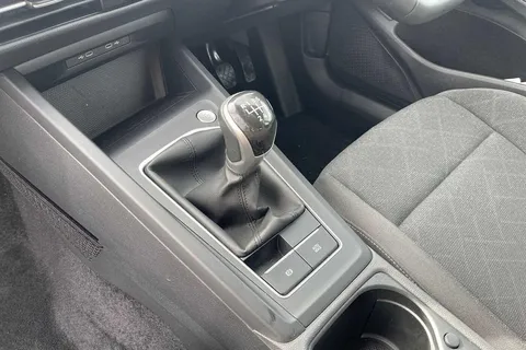 GL72HGM Volkswagen Golf 2.0 TDI Life (115ps) Estate Thumbnail #21