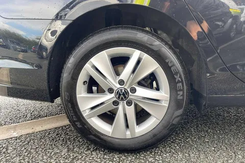 GL72HGM Volkswagen Golf 2.0 TDI Life (115ps) Estate Thumbnail #23