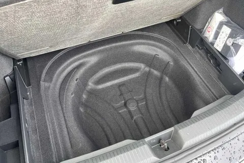 GL72HGM Volkswagen Golf 2.0 TDI Life (115ps) Estate Thumbnail #29