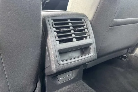 GL72HGM Volkswagen Golf 2.0 TDI Life (115ps) Estate Thumbnail #32