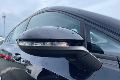 GL72HGM Volkswagen Golf 2.0 TDI Life (115ps) Estate Thumbnail #36