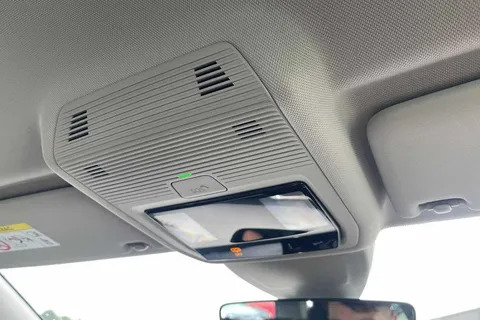 GL72HGM Volkswagen Golf 2.0 TDI Life (115ps) Estate Thumbnail #38