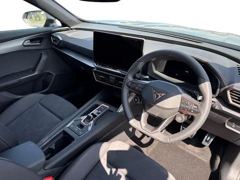  CUPRA Formentor 1.5 eHybrid 25.8kWh V2 DSG Euro 6 (s/s) 5dr Thumbnail #7