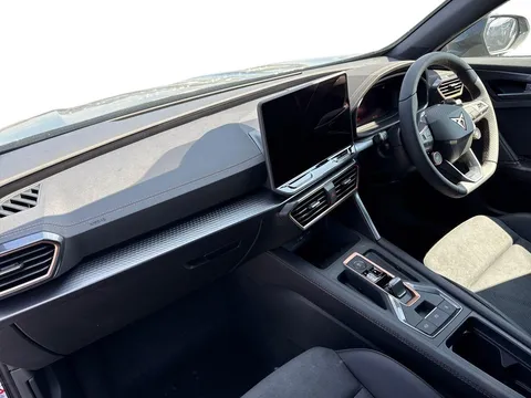  CUPRA Formentor 1.5 eHybrid 25.8kWh V2 DSG Euro 6 (s/s) 5dr Thumbnail #8