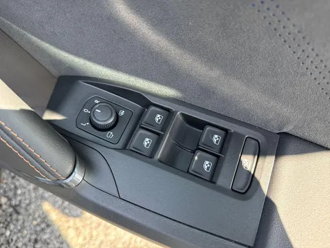  CUPRA Formentor 1.5 eHybrid 25.8kWh V2 DSG Euro 6 (s/s) 5dr Thumbnail #17