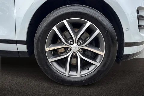 DU75YPA Land Rover Range Rover Evoque 2.0 D200 Dynamic SE 5dr Thumbnail #8