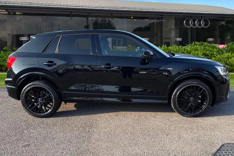 Audi Q2 1.0 TFSI 30 Black Edition Euro 6 (s/s) 5dr Thumbnail #4