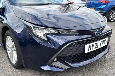 NY21YRX Toyota Corolla 1.8 VVT-h Icon Tech Touring Sports CVT Euro 6 (s/s) 5dr Thumbnail #10
