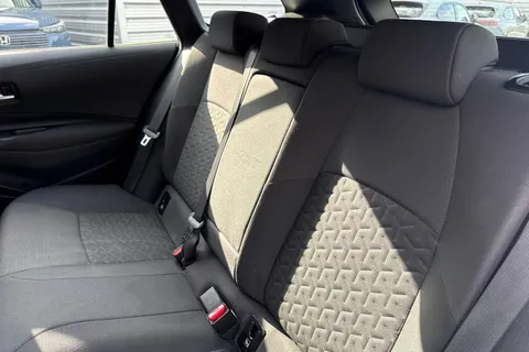 NY21YRX Toyota Corolla 1.8 VVT-h Icon Tech Touring Sports CVT Euro 6 (s/s) 5dr Thumbnail #20