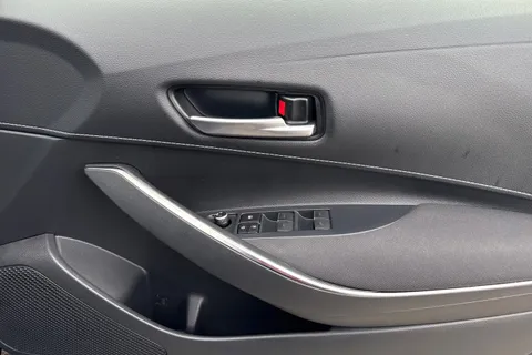 NY21YRX Toyota Corolla 1.8 VVT-h Icon Tech Touring Sports CVT Euro 6 (s/s) 5dr Thumbnail #22