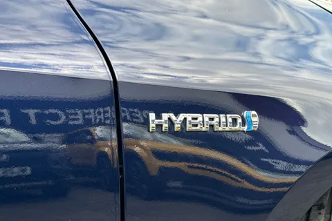 NY21YRX Toyota Corolla 1.8 VVT-h Icon Tech Touring Sports CVT Euro 6 (s/s) 5dr Thumbnail #28