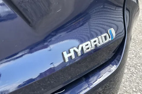 NY21YRX Toyota Corolla 1.8 VVT-h Icon Tech Touring Sports CVT Euro 6 (s/s) 5dr Thumbnail #33