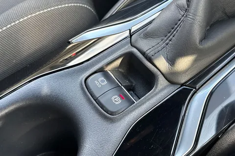 NY21YRX Toyota Corolla 1.8 VVT-h Icon Tech Touring Sports CVT Euro 6 (s/s) 5dr Thumbnail #44