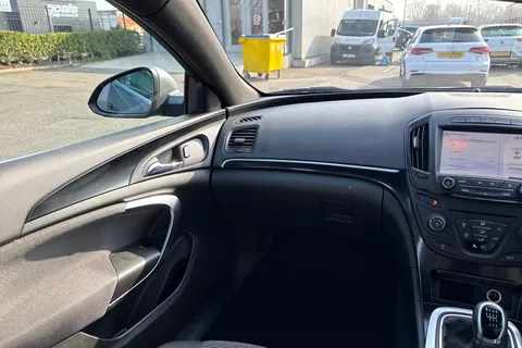 SJ66KWW Vauxhall Insignia 1.6 CDTi SRi VX Line Nav Euro 6 (s/s) 5dr Thumbnail #21