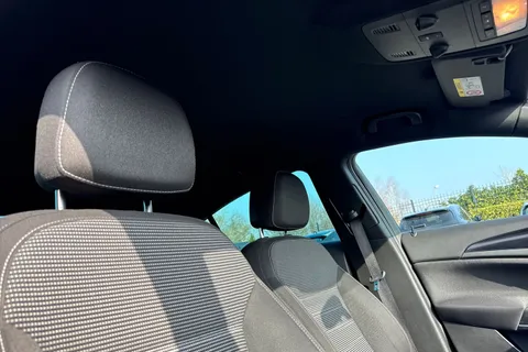 SJ66KWW Vauxhall Insignia 1.6 CDTi SRi VX Line Nav Euro 6 (s/s) 5dr Thumbnail #25