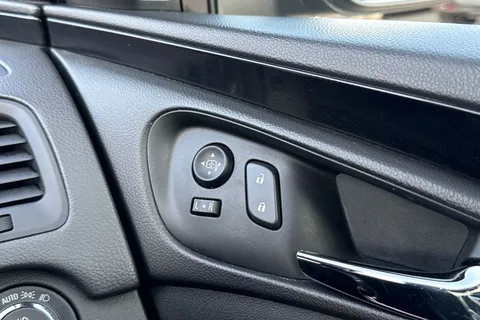 SJ66KWW Vauxhall Insignia 1.6 CDTi SRi VX Line Nav Euro 6 (s/s) 5dr Thumbnail #41