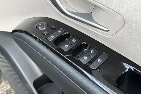 FD72XWL Hyundai Tucson 1.6 h T-GDi 13.8kWh Ultimate Auto 4WD Euro 6 (s/s) 5dr Thumbnail #24