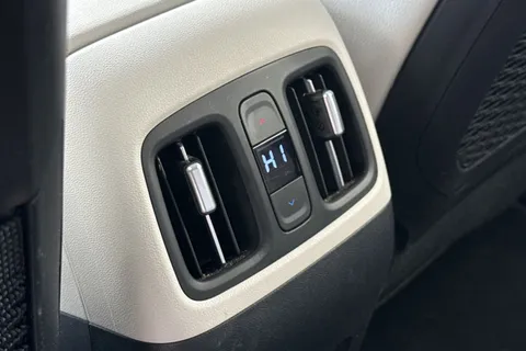 FD72XWL Hyundai Tucson 1.6 h T-GDi 13.8kWh Ultimate Auto 4WD Euro 6 (s/s) 5dr Thumbnail #33