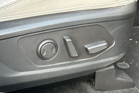 FD72XWL Hyundai Tucson 1.6 h T-GDi 13.8kWh Ultimate Auto 4WD Euro 6 (s/s) 5dr Thumbnail #35