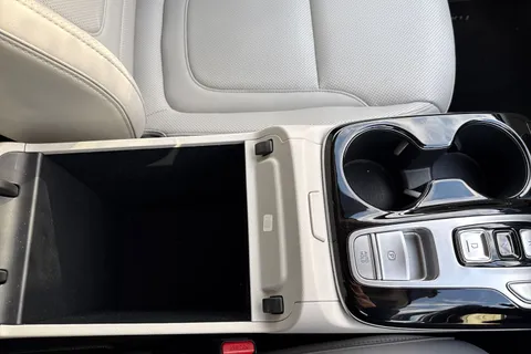 FD72XWL Hyundai Tucson 1.6 h T-GDi 13.8kWh Ultimate Auto 4WD Euro 6 (s/s) 5dr Thumbnail #44