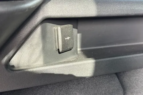 DU75YOJ Land Rover Discovery Sport 2.0 D200 Dynamic SE 5dr Thumbnail #28