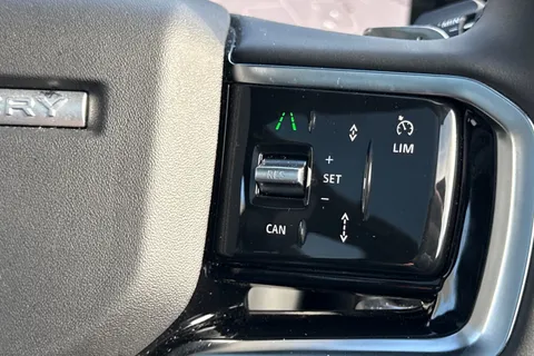 DU75YOJ Land Rover Discovery Sport 2.0 D200 Dynamic SE 5dr Thumbnail #32