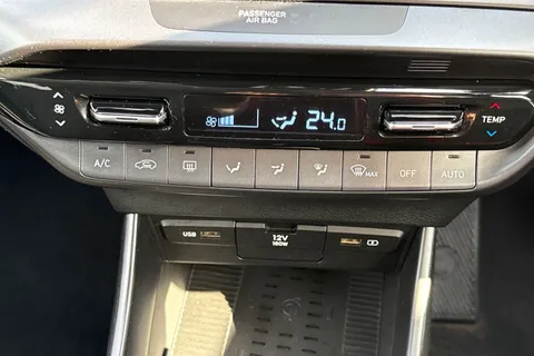 MA72VYD Hyundai Bayon 1.0 T-GDi MHEV Premium DCT Euro 6 (s/s) 5dr Thumbnail #23